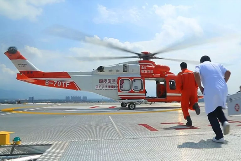西安國際醫(yī)學(xué)中心緊急救援停機(jī)坪通過驗(yàn)收，空中120開啟綠色生命通道
