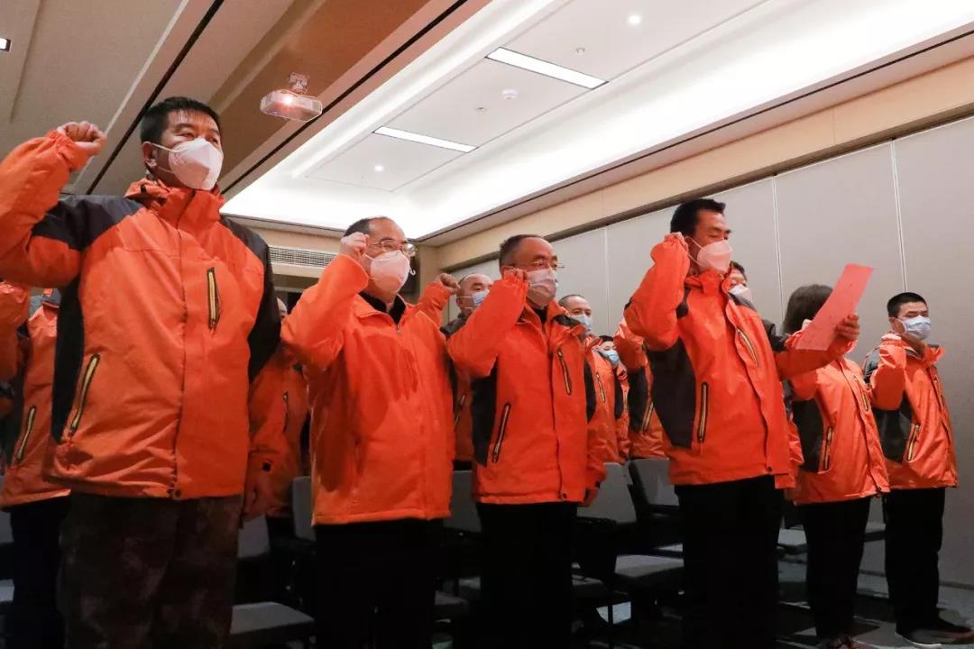 黨旗在戰(zhàn)“疫”一線飄揚——西安國際醫(yī)學中心醫(yī)院赴武漢醫(yī)療隊黨員抗擊疫情側記