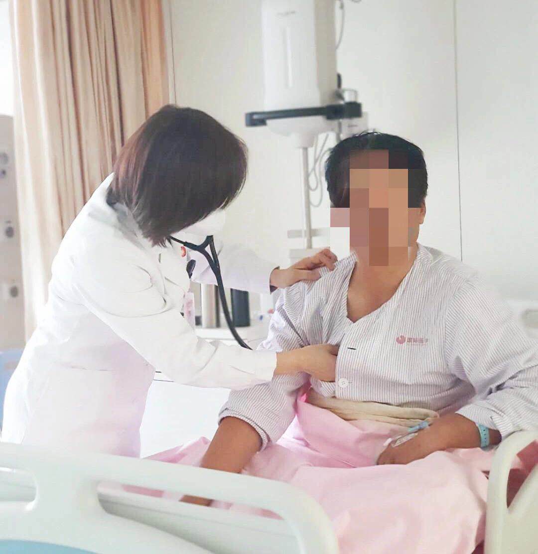 這種胸悶、胸痛要注意！你該去做這項(xiàng)檢查