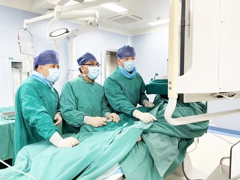胸悶、腹脹、乏力……患者突發(fā)布加綜合征 介入治療把命救