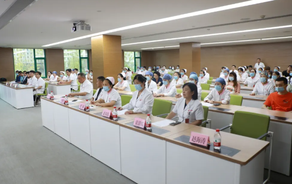 安全用械 守護(hù)健康——我院舉辦首屆“急救、生命支持類設(shè)備安全使用月”活動(dòng)