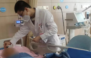 危急重癥、“大白肺” 90%以上恢復(fù)良好，他們?nèi)绾巫龅降模?>
				             </a>
                <div   id=