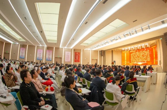 接續(xù)奮斗啟新篇！這場(chǎng)總結(jié)表彰大會(huì)奮進(jìn)感滿(mǎn)滿(mǎn)