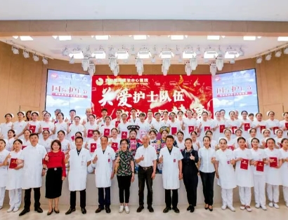 超燃現(xiàn)場(chǎng)！頒獎(jiǎng)盛典+科普大秀 這才是護(hù)士節(jié)的正確打開(kāi)方式